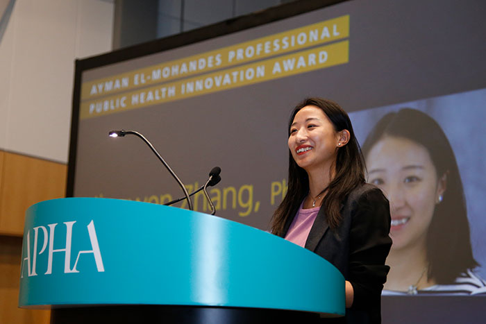 Jingwen Zhang at lectern